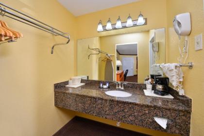 Americas Best Value Inn Center - image 8