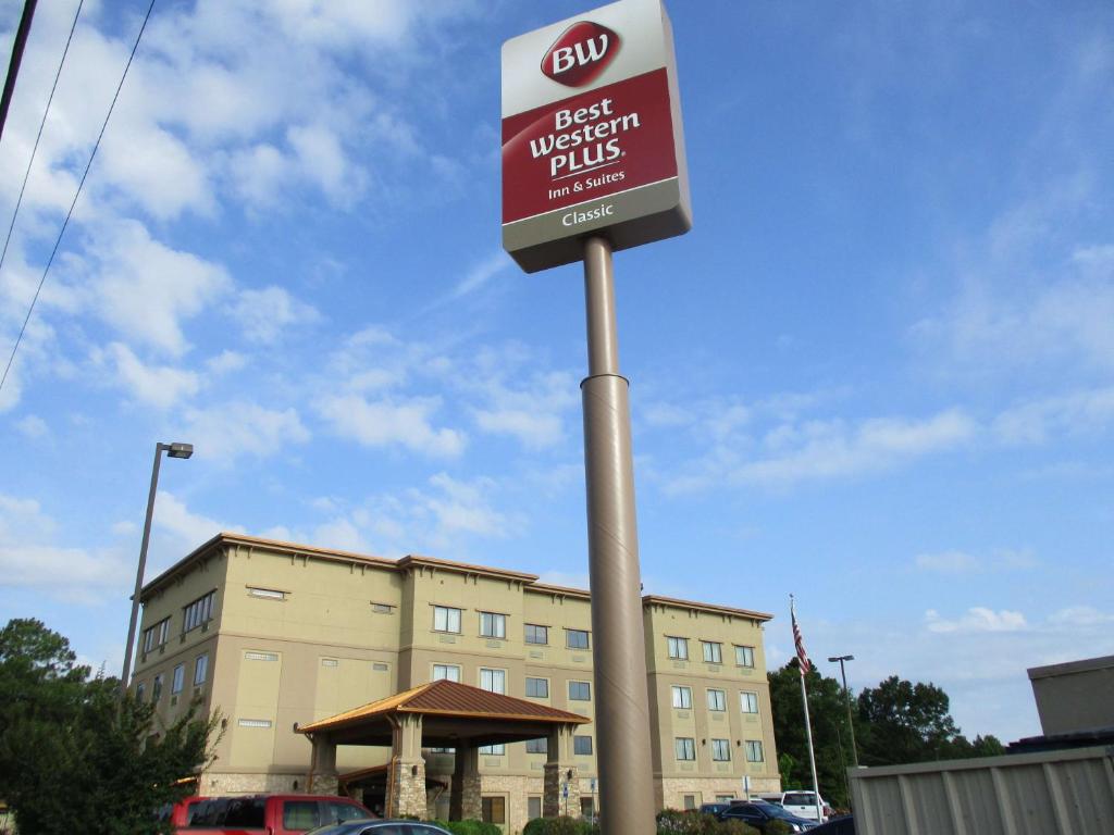 Best Western Plus Classic Inn And Suites - image 3