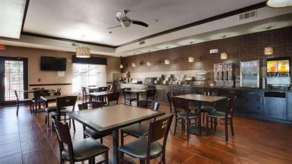 Best Western Plus Classic Inn And Suites - image 9