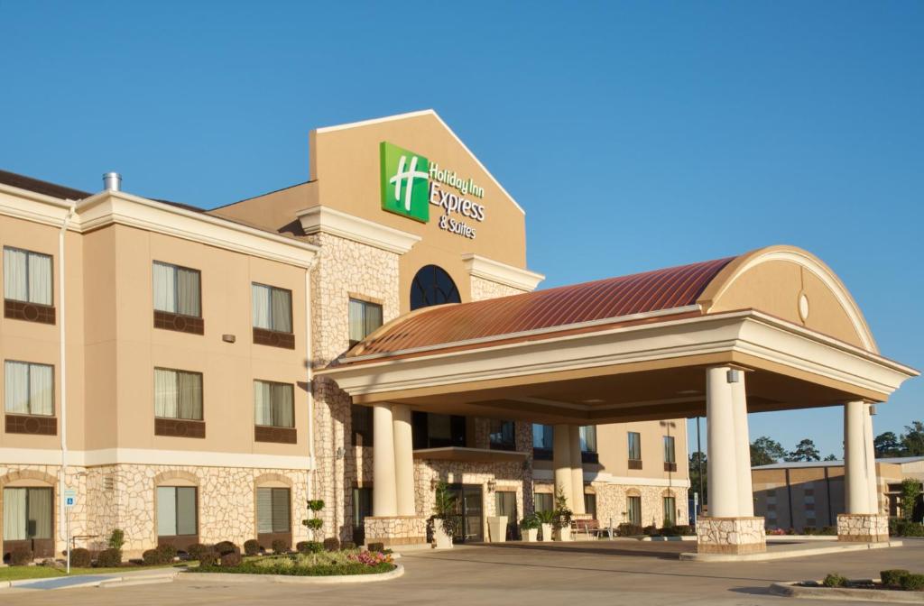 Holiday Inn Express Hotel & Suites Center an IHG Hotel - main image