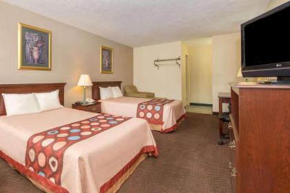 Super 8 by Wyndham Centerville-Richmond - image 12