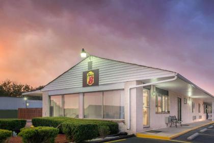 Super 8 by Wyndham Centerville-Richmond - image 13