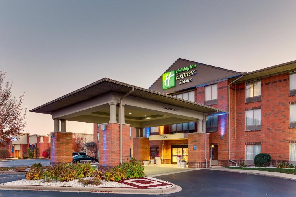 Holiday Inn Express Hotel & Suites Dayton-Centerville an IHG Hotel - main image