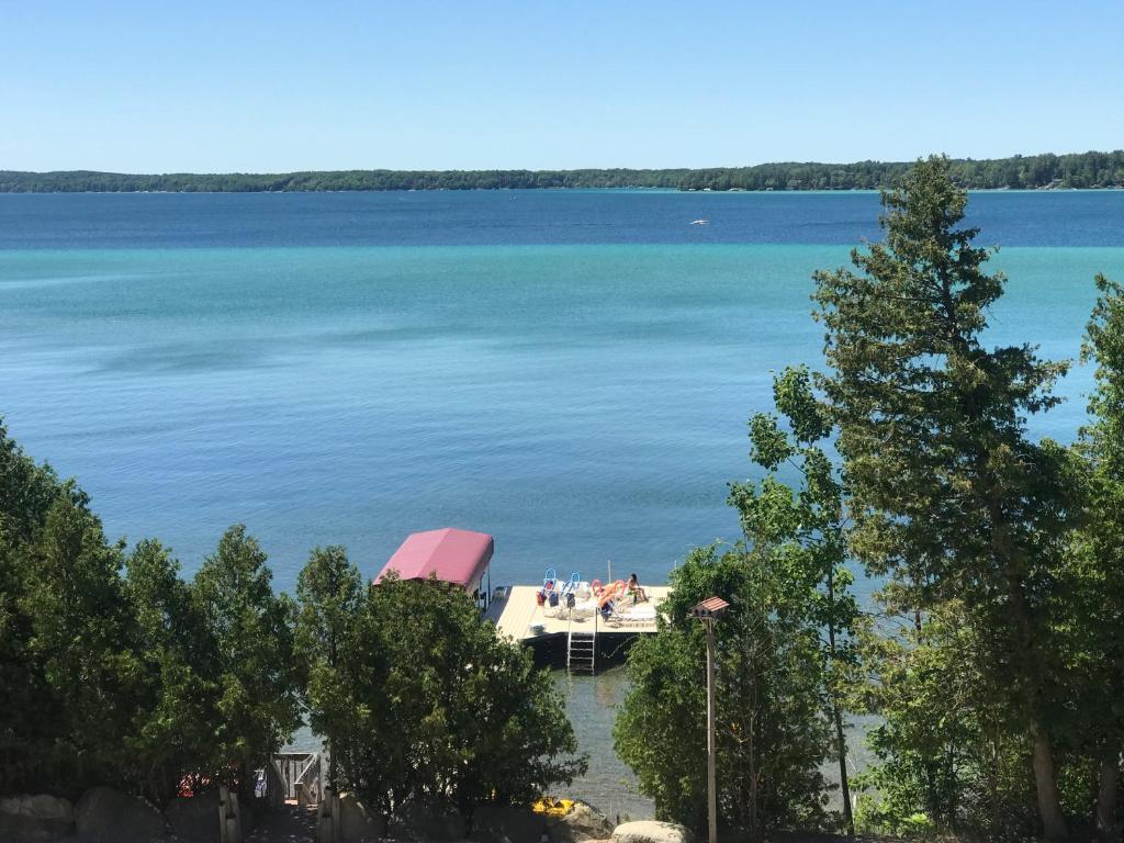 The Torch Lake Bed and Breakfast - image 7