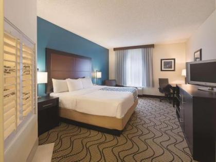 La Quinta Inn & Suites by Wyndham Central Point - Medford - image 15