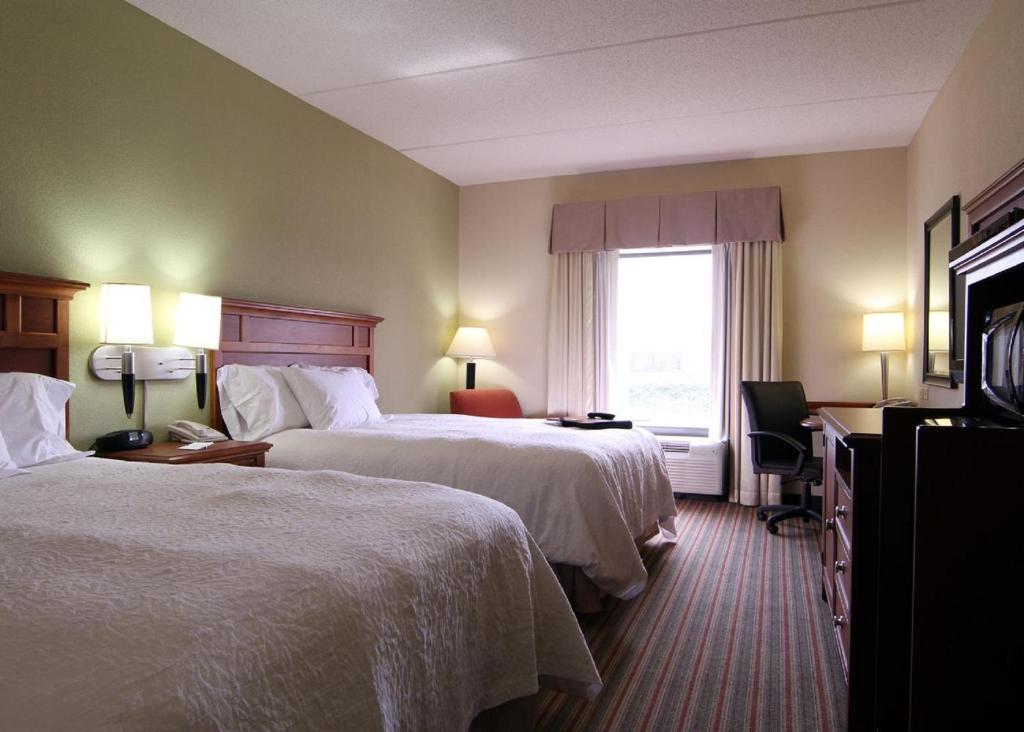 Hampton Inn Harriman Woodbury - image 5