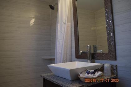 Americas Best Value Inn at Central Valley - image 12