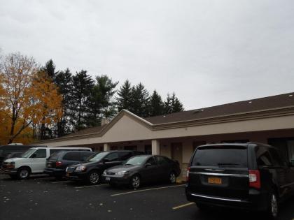 Americas Best Value Inn at Central Valley - image 16