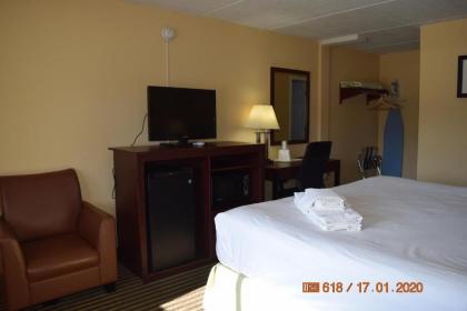 Americas Best Value Inn at Central Valley - image 8