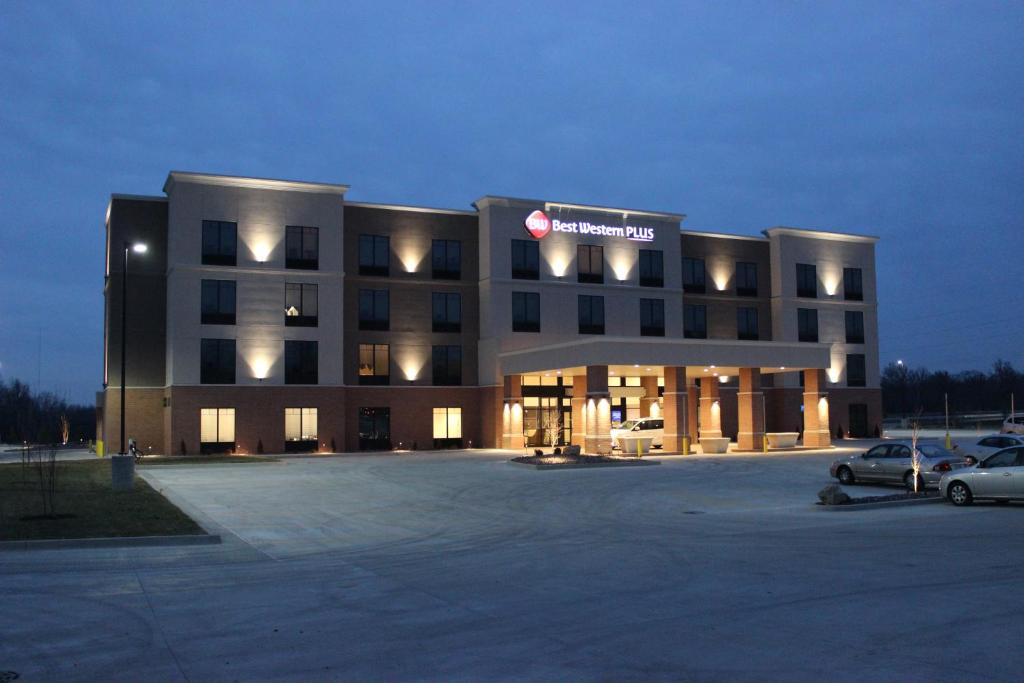 Best Western Plus Centralia Hotel & Suites - image 3