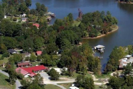 Bay Springs Country Inn & Marina - main image