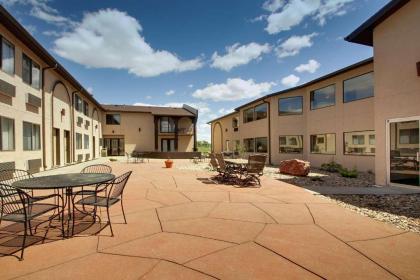 Best Western West Hills Inn - image 12