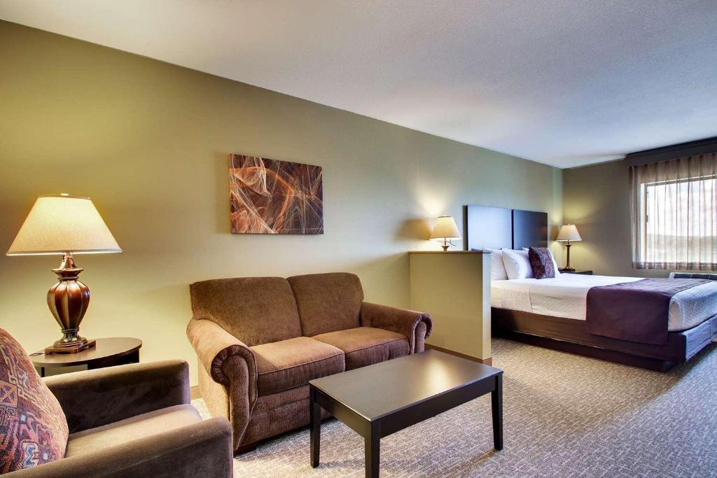 Best Western West Hills Inn - image 6