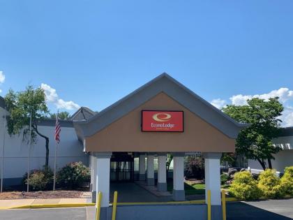 Econo Lodge Inn  Suites Chambersburg