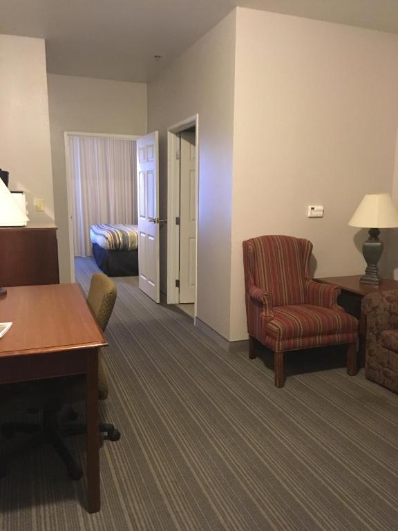 Country Inn & Suites by Radisson Chambersburg PA - image 6