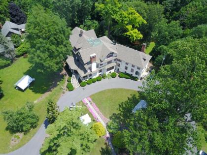 the Inn at Ragged Edge Pennsylvania