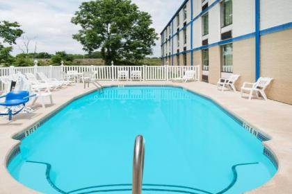 Days Inn by Wyndham Chambersburg - image 7