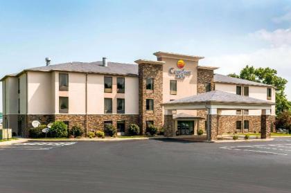 Comfort Inn Chambersburg - image 1