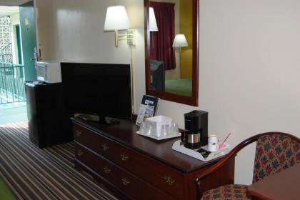 Travelodge by Wyndham Chambersburg - image 13