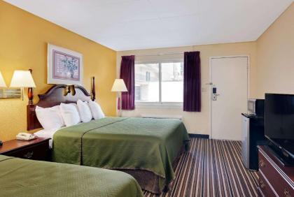 Travelodge by Wyndham Chambersburg - image 2