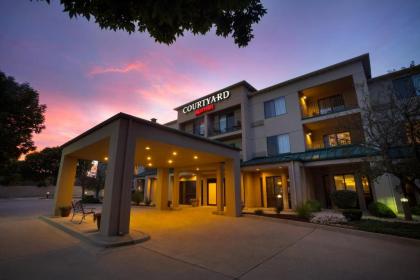 Courtyard by Marriott Champaign - image 10