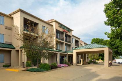 Courtyard by Marriott Champaign - image 12