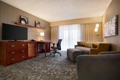 Courtyard by Marriott Champaign - image 7