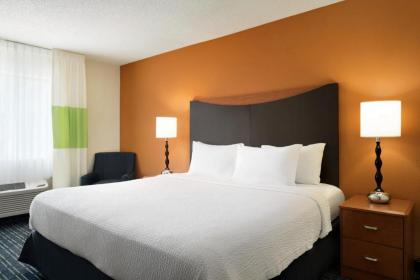 Fairfield Inn & Suites by Marriott Champaign - image 10