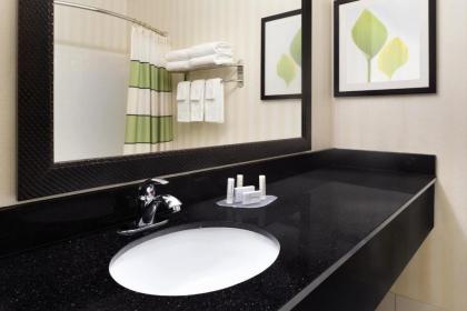 Fairfield Inn & Suites by Marriott Champaign - image 2