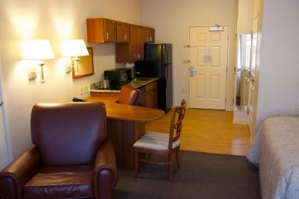 Candlewood Suites Champaign-Urbana University Area an IHG Hotel - image 11