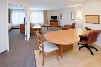 Candlewood Suites Champaign-Urbana University Area an IHG Hotel - image 2