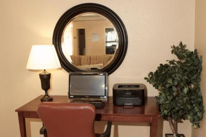 Candlewood Suites Champaign-Urbana University Area an IHG Hotel - image 5