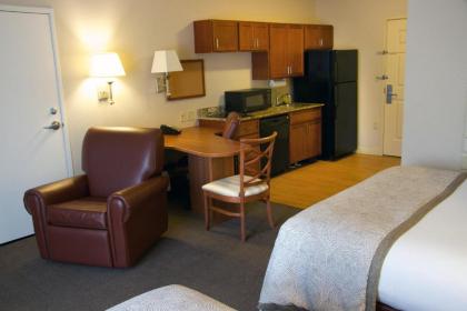 Candlewood Suites Champaign-Urbana University Area an IHG Hotel - image 8