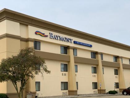 Baymont by Wyndham Champaign - image 13