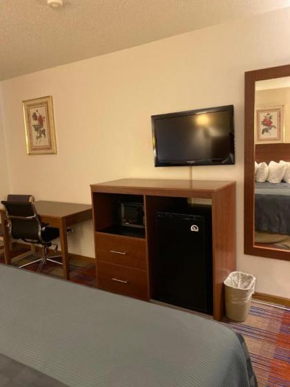 Americas Best Value Inn Champaign - image 10