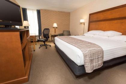 Drury Inn & Suites Champaign - image 10