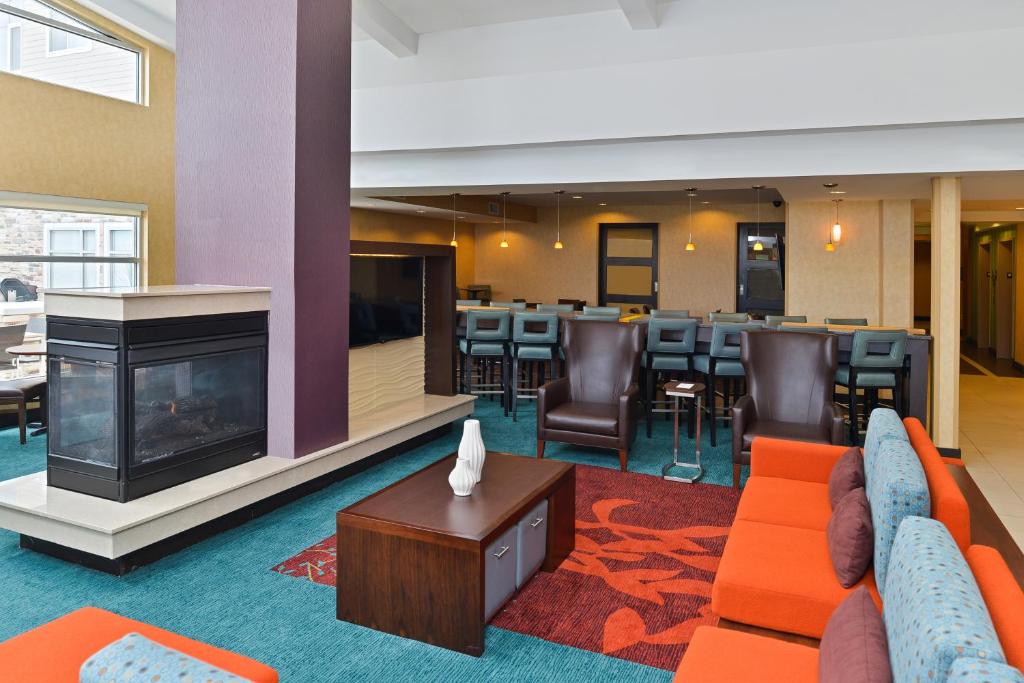 Residence Inn by Marriott Champaign - image 7