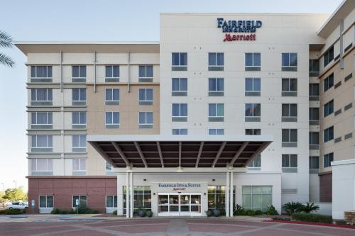 Fairfield Inn and Suites Phoenix Chandler Fashion Center - main image