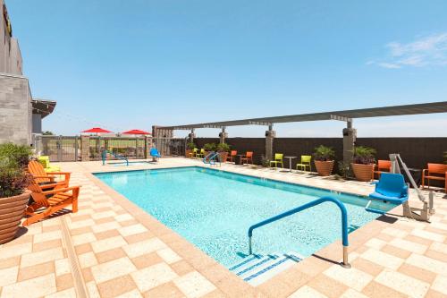 Home2 Suites by Hilton Phoenix Chandler - image 2