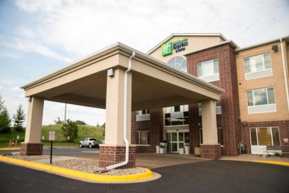 Holiday Inn Express Hotel & Suites Chanhassen an IHG Hotel - image 19