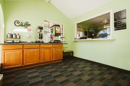 REGENCY INN - CHANNELVIEW - image 10