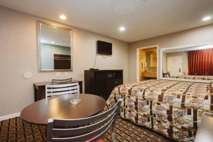 REGENCY INN - CHANNELVIEW - image 6