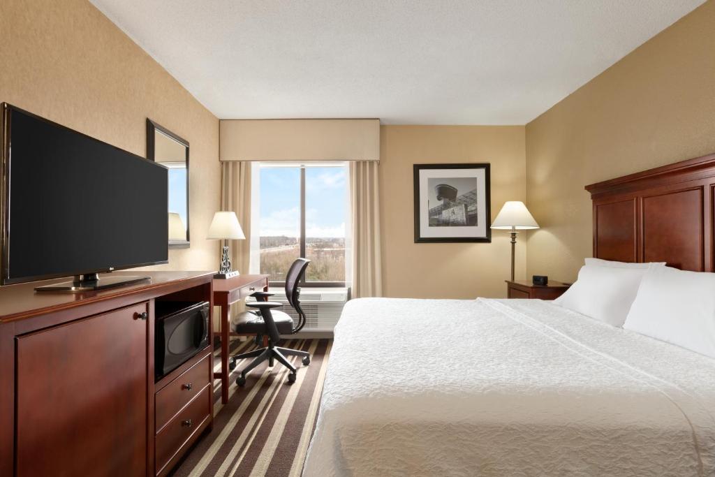 Hampton Inn Washington-Dulles International Airport South - image 4