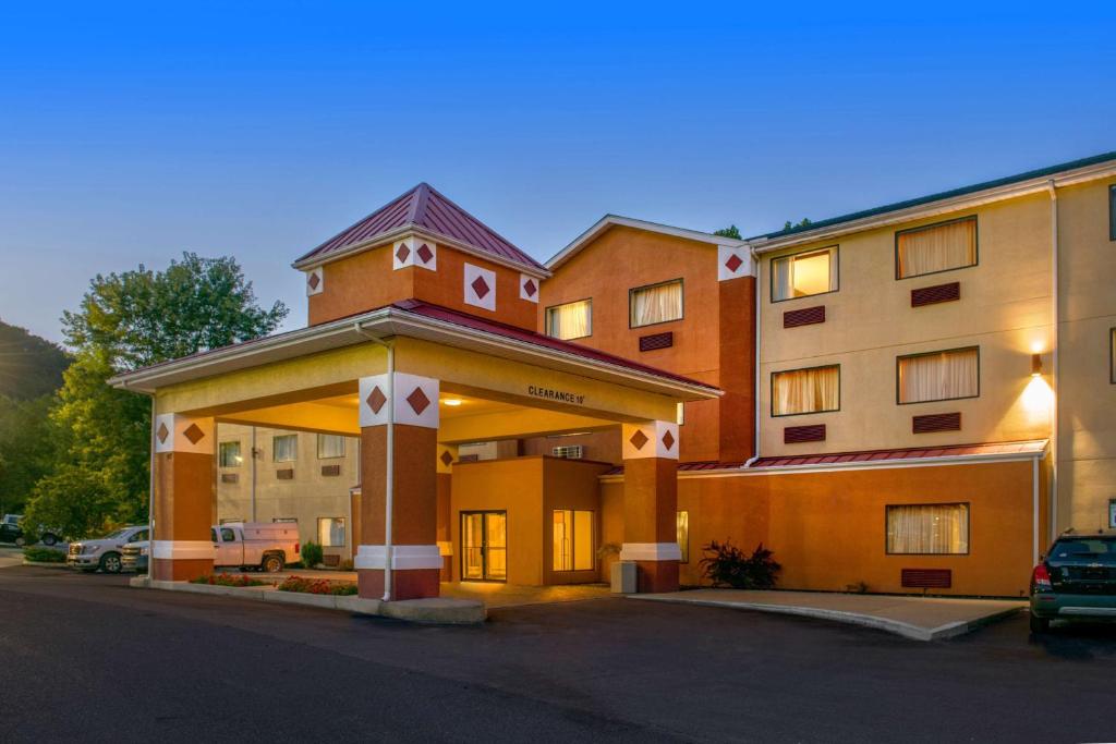 Best Western Logan Inn - main image