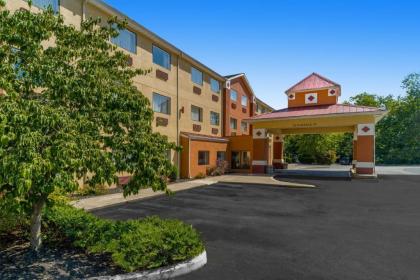 Best Western Logan Inn - image 13