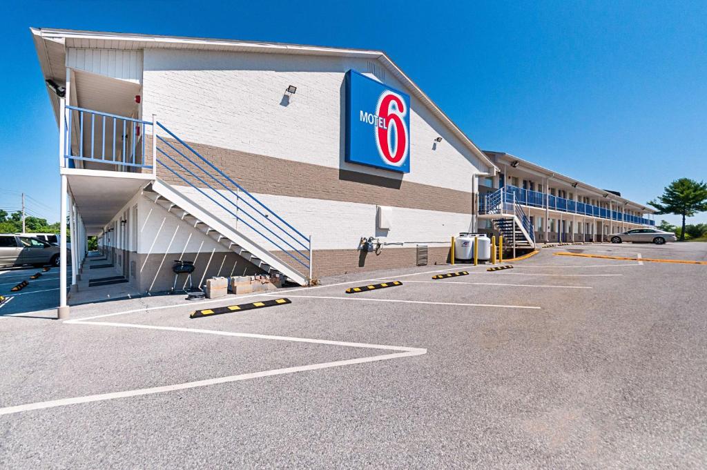 Motel 6-Charles Town WV - main image