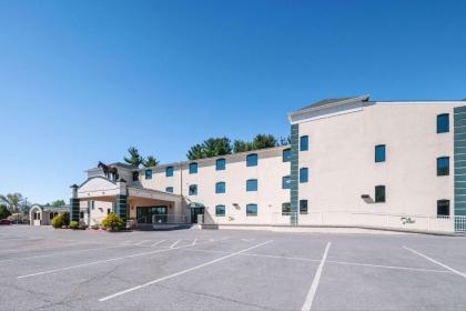 Rodeway Inn and Suites Charles town West Virginia