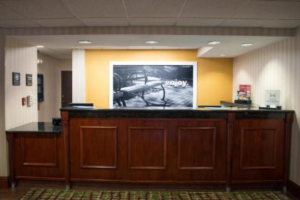 Hampton Inn Charleston Downtown - image 20