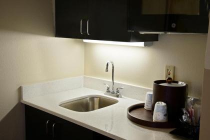 Hampton Inn Charleston Southridge - image 8