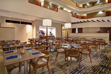 Embassy Suites Charleston - image 13